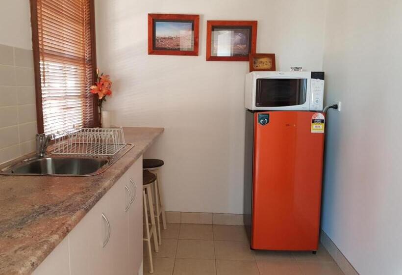 חדר סטנדרט נוף לגינה, Sonja S Bed And Breakfast