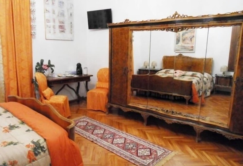 اتاق استاندارد با سرویس بهداشتی مشترک, Art&coffee