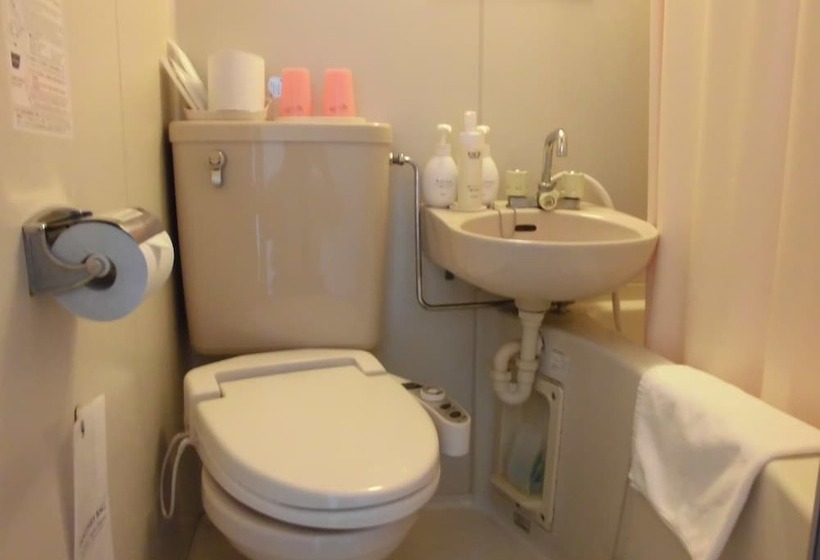 اتاق استاندارد سه نفره, Isawa Onsen Hotel Heisei