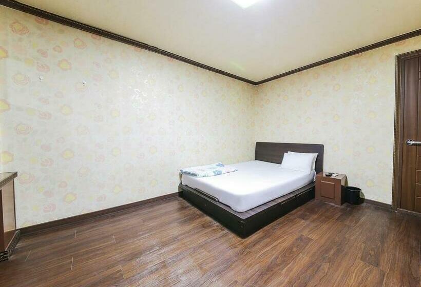 Номер Стандарт, Motel Sangmu Gwangju