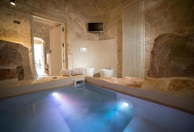 سوئیت با وان آب گرم, Resort La Corte Dell Astore  Wild In Style Resort