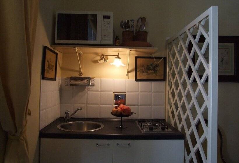 استودیوی استاندارد, Alberghino B&b