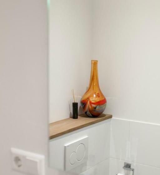 Четырехместный Номер Deluxe, Kuwadro Guesthouse Centrum