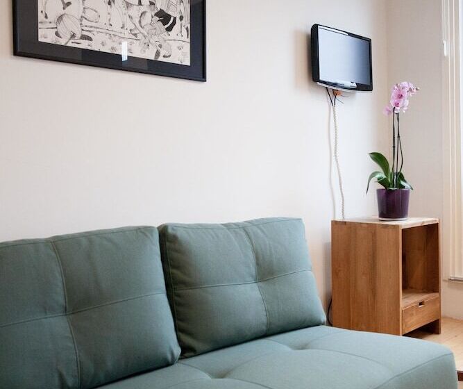 Четырехместный Номер Deluxe, Kuwadro Guesthouse Centrum
