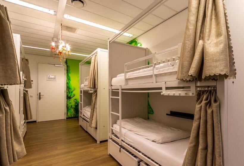 מיטה בחדר משותף, Hostelle   Women Only Hostel Amsterdam