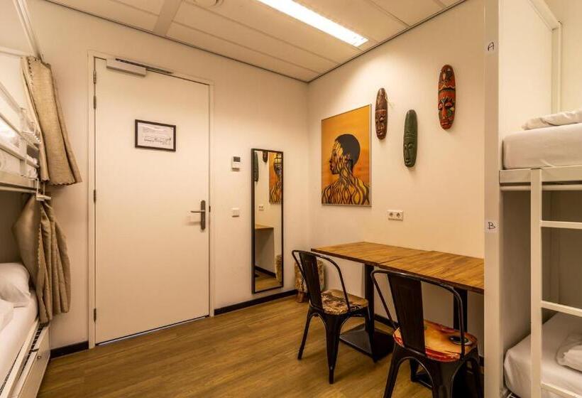 מיטה בחדר משותף, Hostelle   Women Only Hostel Amsterdam