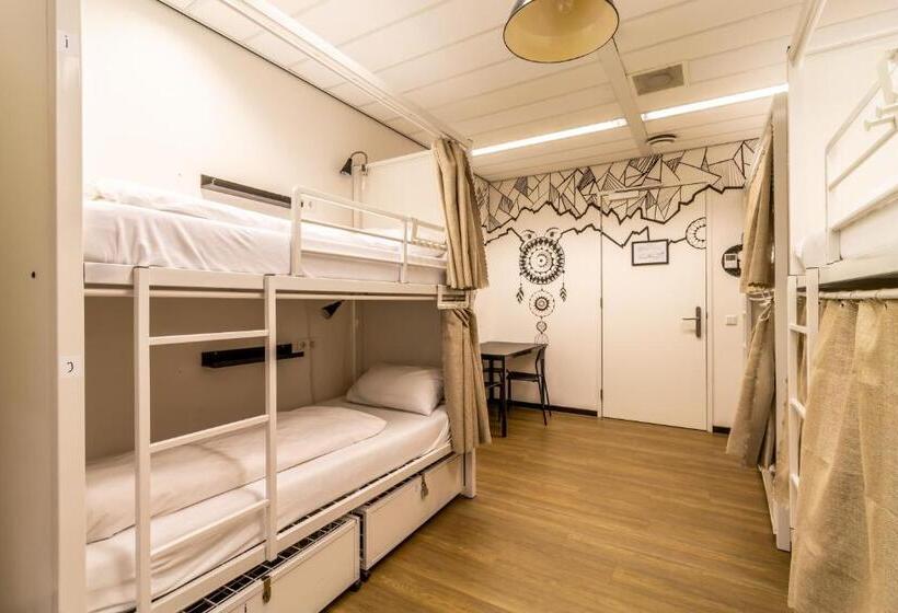 מיטה בחדר משותף, Hostelle   Women Only Hostel Amsterdam