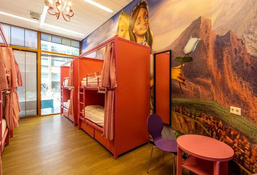מיטה בחדר משותף, Hostelle   Women Only Hostel Amsterdam