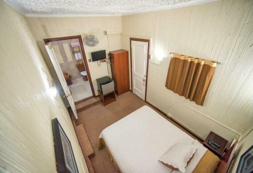 اتاق استاندارد یک نفره, Sahara Inn