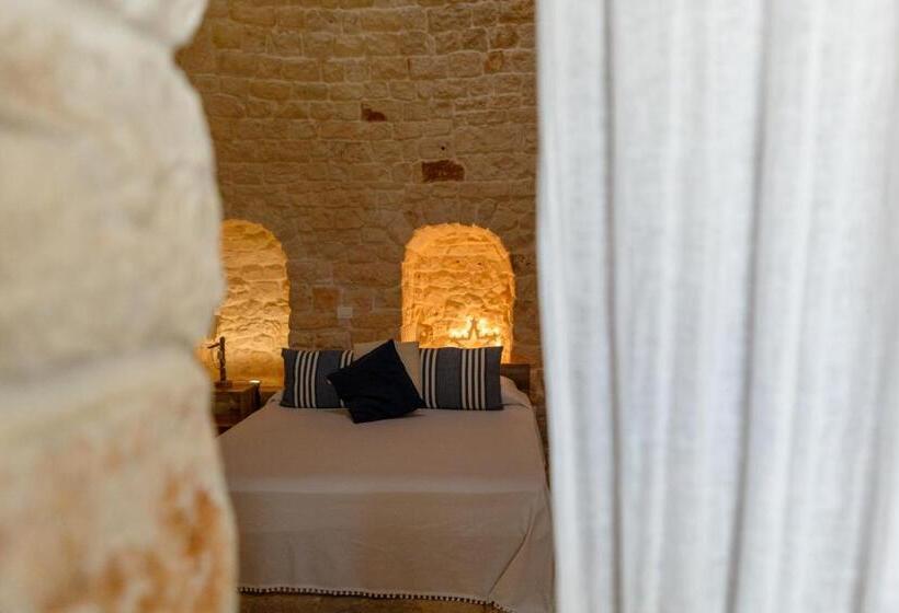 جناح جونيور, Nina Trulli Resort
