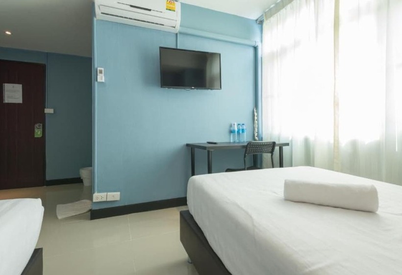 Quarto Triplo Estandar, The Little Pig Sukhumvit