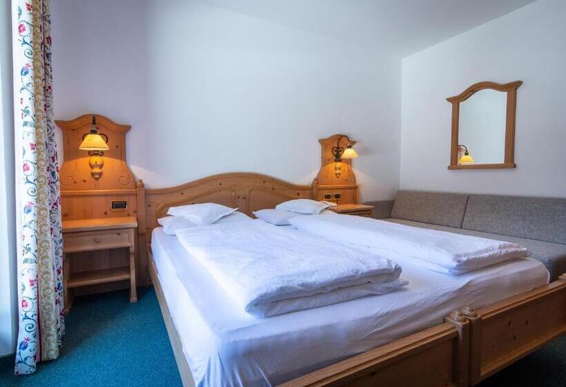 חדר סטנדרט עם מרפסת, Erika