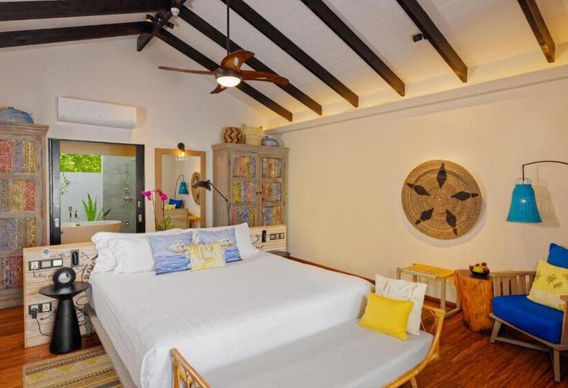 Вилла с 1 спальней и бассейном, Grand Park Kodhipparu Maldives   Child Stay & Eat Free Until 30 Nov 2024