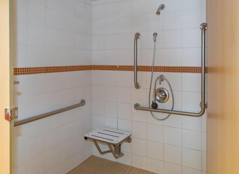 스탠다드 룸 공동 욕실, Dalhousie University Accommodations