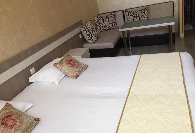 Quarto Triplo Comfort, семеен хотел русалка