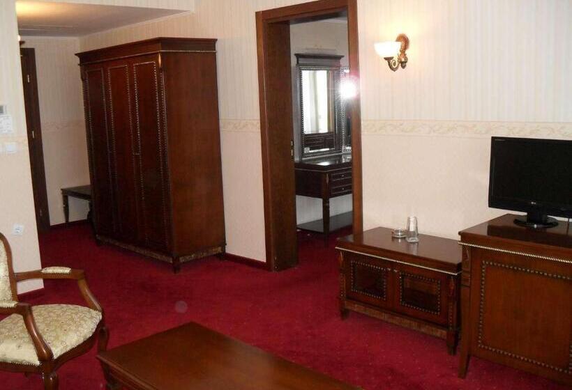 آپارتمان 1 خوابه با بالکن, Hanat