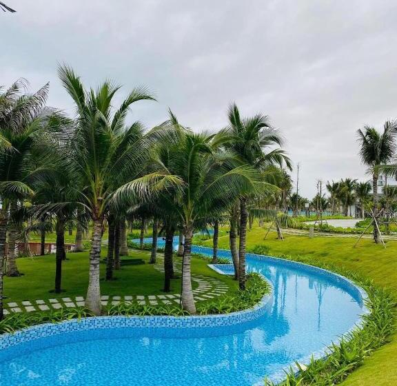 اتاق لوکس با تخت بزرگ, Bai Dai Resort Near Cam Ranh Airport