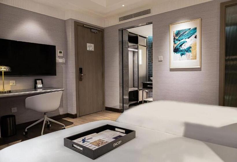 سوییت جونیور, La Siesta Premium Saigon Central