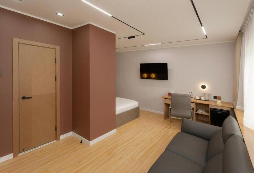 اتاق سوپریور, Sansar