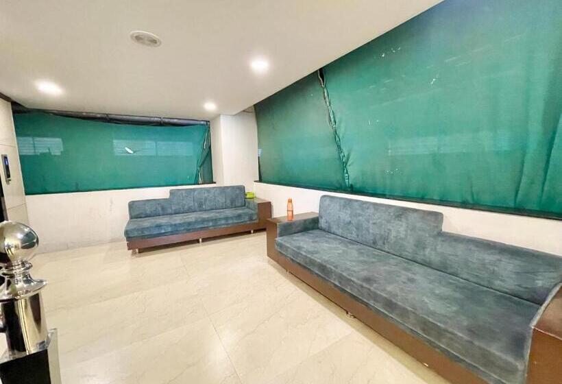 Трехместный Номер Deluxe, Govindam Inn ! Ujjain Fully Air Conditioned Hotel At Prime Location With Parking Availability, Near