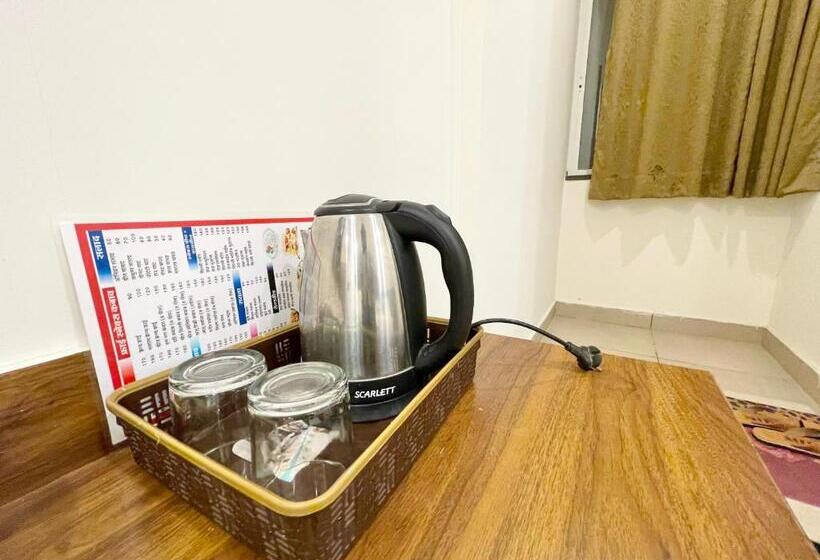 Четырехместный Номер Стандарт, Govindam Inn ! Ujjain Fully Air Conditioned Hotel At Prime Location With Parking Availability, Near