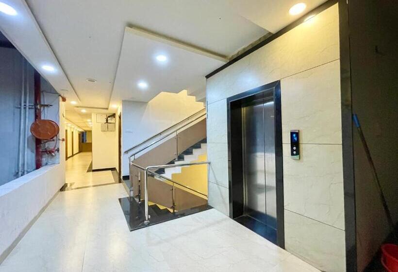 Номер Economy, Govindam Inn ! Ujjain Fully Air Conditioned Hotel At Prime Location With Parking Availability, Near