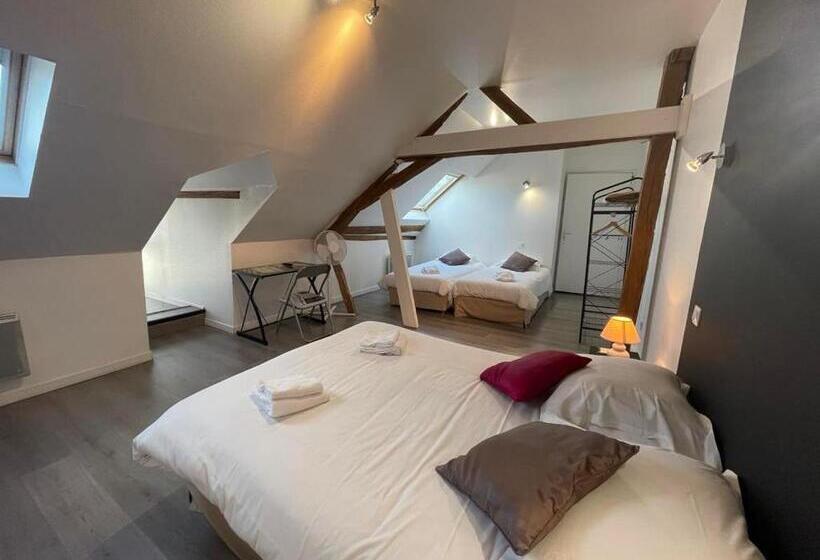 Четырехместный Номер Стандарт, Hôtel Les Trois Lys