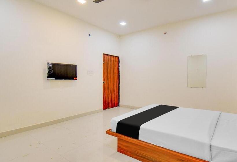 Трехместный Номер Классика, Oyo Pratik Lodging