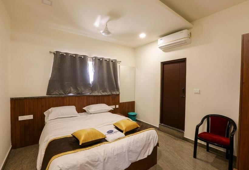 آپارتمان 1 خوابه با بالکن, Naga Luxury Suites   Double Bed Room 2 Adult 2 Child   Driver Free Stay