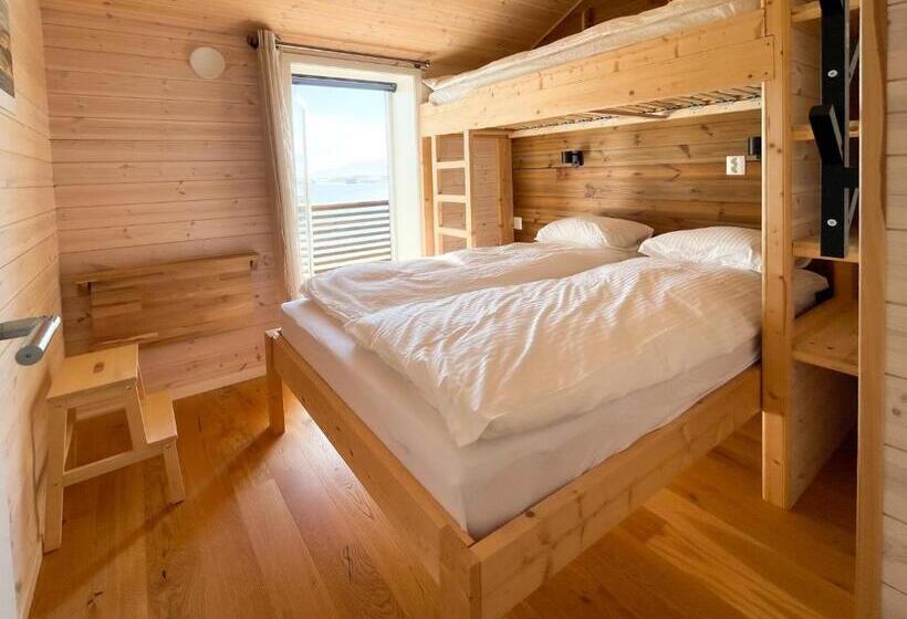 Triple Room Sea View, Ecolodge Båthuset 69nord