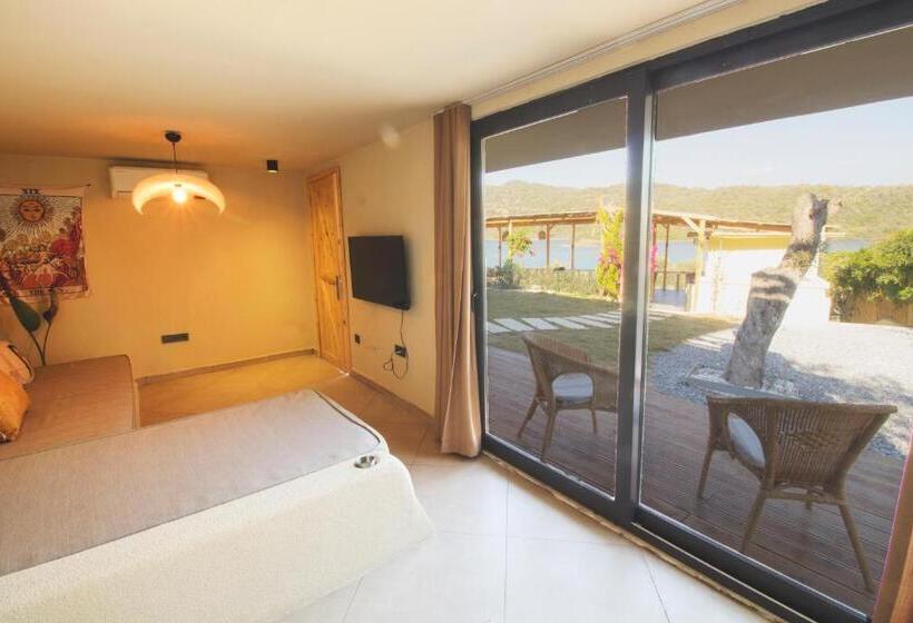 Семейный Номер Вид на Сад, Casa Bo Boğaziçi Butik Otel