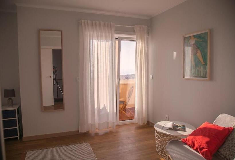 Семейный Номер Совместный Санузел, Casa Das Flores