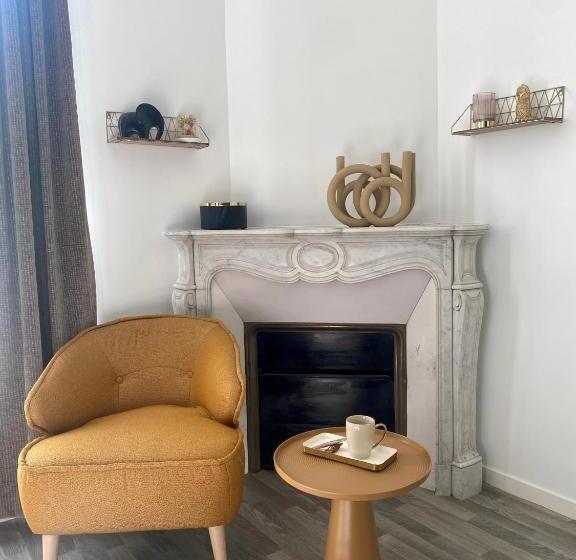 استودیوی استاندارد, Domitys   Marguerite