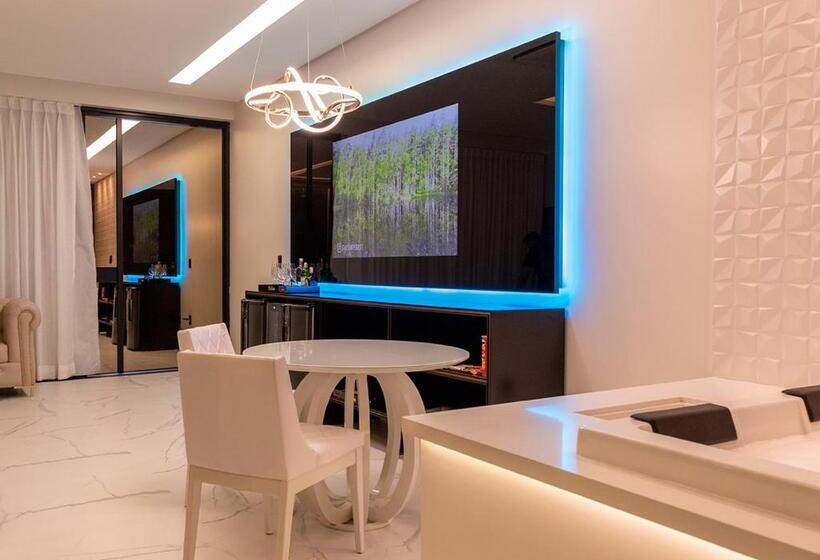 استودیوی لوکس, Dubai Motel
