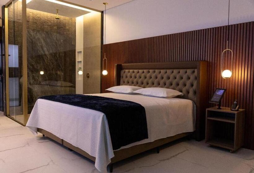 استودیوی لوکس, Dubai Motel