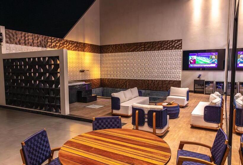 3 Bedroom Suite, Dubai Motel