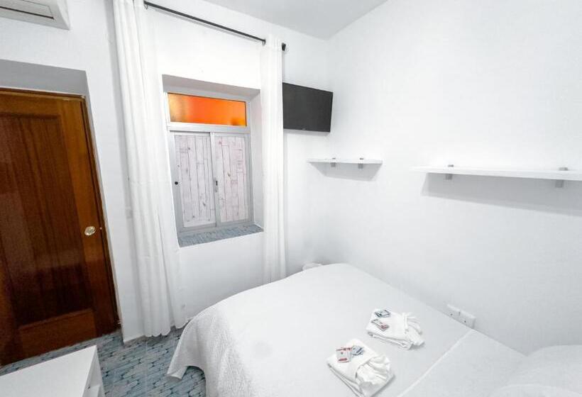 اتاق استاندارد با سرویس بهداشتی مشترک, Hostal Habitaciones & Suites Don Pepín