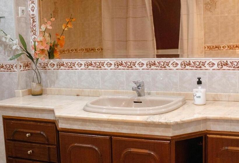 اتاق استاندارد سه نفره, Hostal Habitaciones & Suites Don Pepín