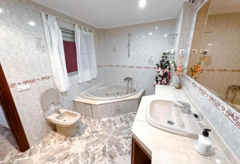 اتاق استاندارد سه نفره, Hostal Habitaciones & Suites Don Pepín