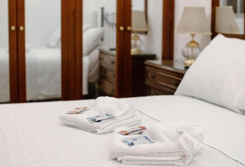 اتاق استاندارد سه نفره, Hostal Habitaciones & Suites Don Pepín
