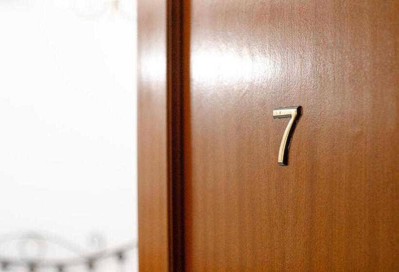 اتاق استاندارد سه نفره, Hostal Habitaciones & Suites Don Pepín