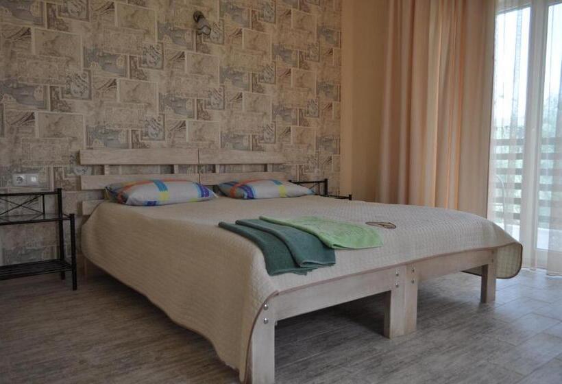 اتاق استاندارد چهار تخته, Inn Estio
