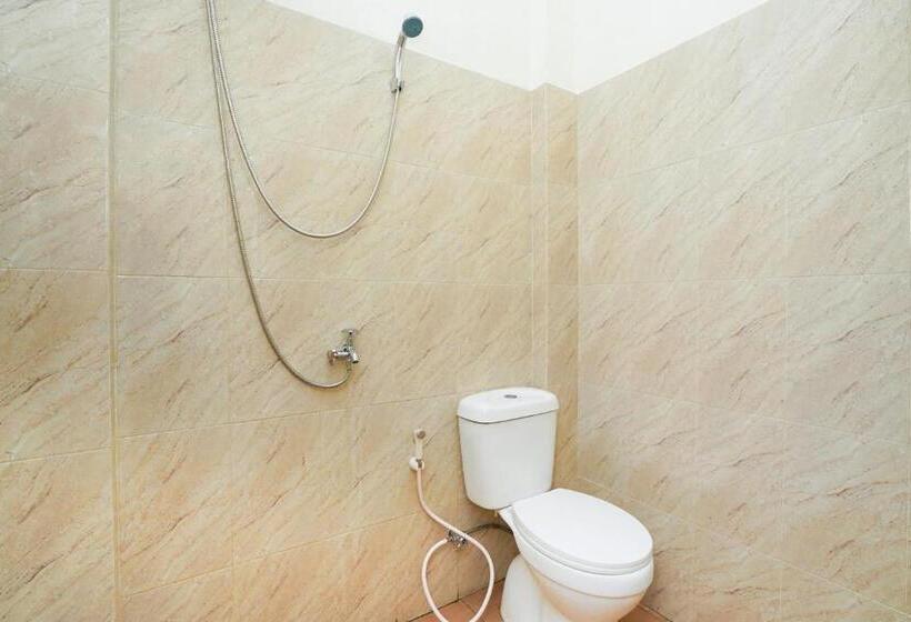 豪华房间, Oyo Life 3078 Kost Putri Made