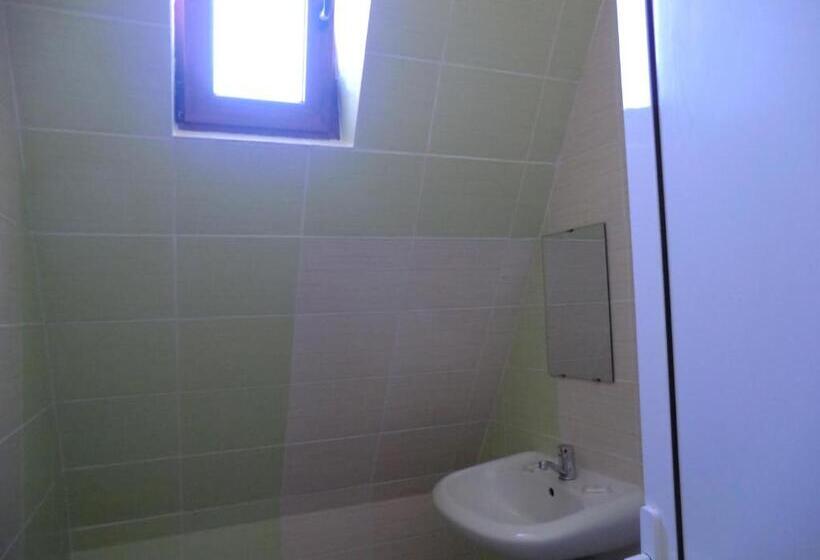 اتاق استاندارد سه نفره, Guest House Petrovi