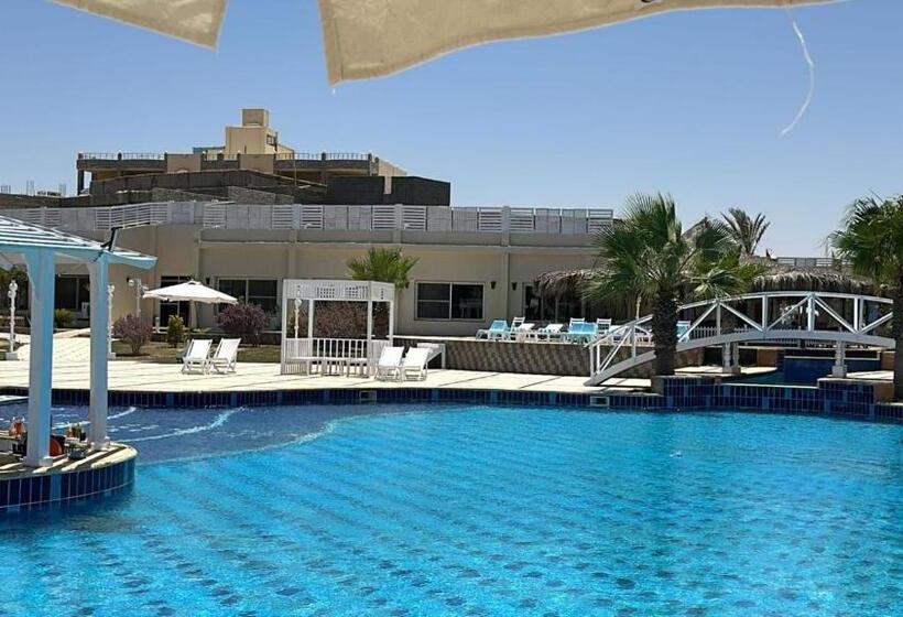 اتاق لوکس با چشم‌انداز دریا, Grand Waha Resort