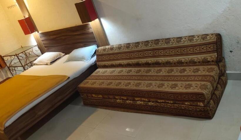 标准房带园景, Resort Hilltone Matheran