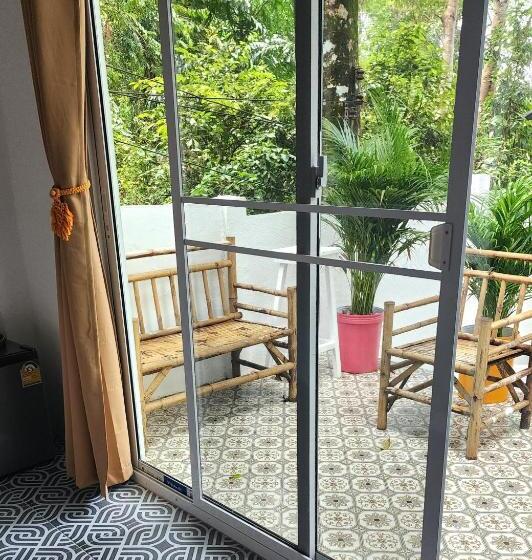 스탠다드 룸 킹사이즈 침대, Easy Life Koh Chang