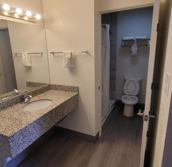 Трехместный Номер Базовый, Econo Lodge Las Vegas