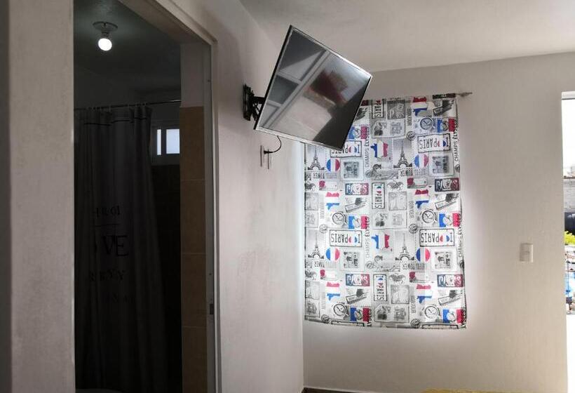 Quarto Quádruplo Estandar, Hostal Maple