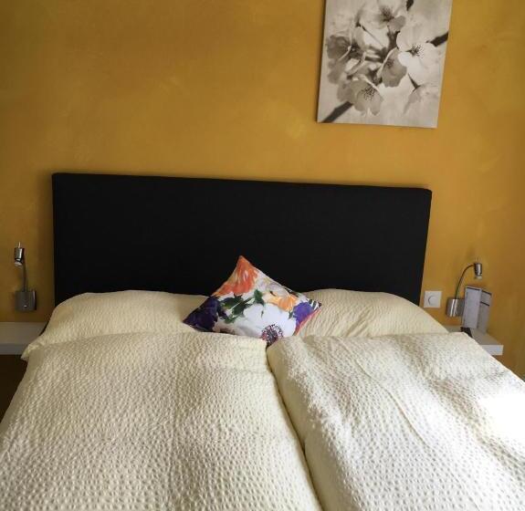 Полулюкс, B&b Tencia